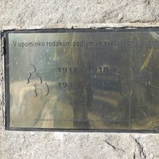 Pomník padlým rodákům v obou světových válkách v Mukařově