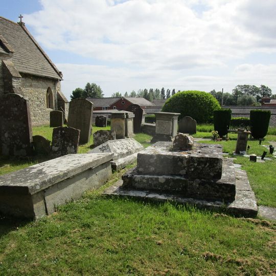 Churchyard cross in St Giles churchyard