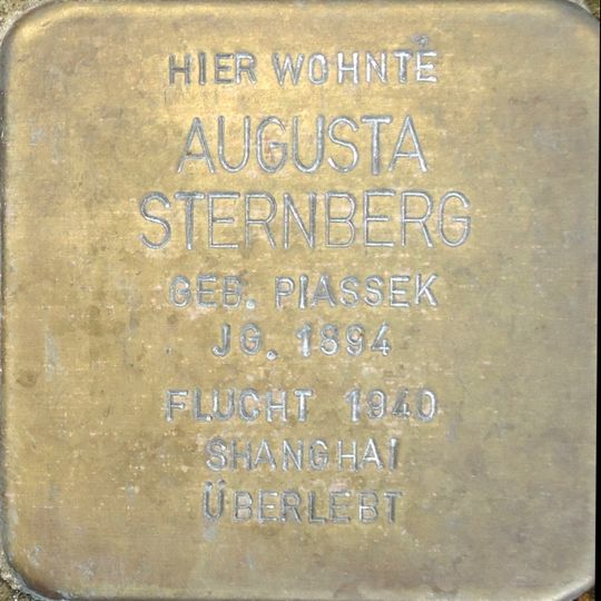 Stolperstein em memória de Augusta Sternberg
