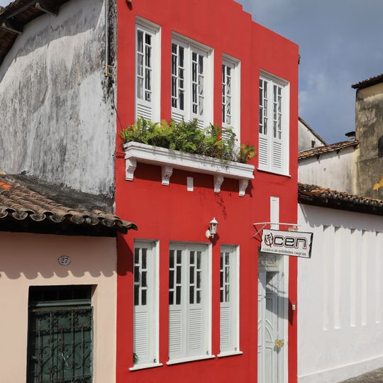 Rua das Laranjeiras, 25