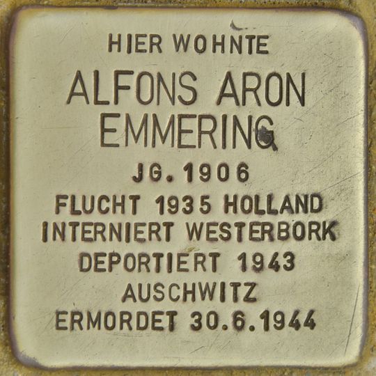 Stolperstein en memoria de Alfons Aron Emmering