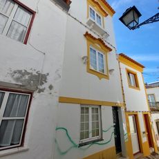 Casa na Rua da Boga (condes de Abrantes), 10 e 12