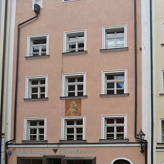 Wohn- und Geschäftshaus