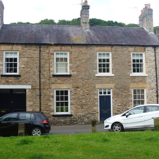 19 And 21, The Green