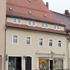 Wohn- und Geschäftshaus in geschlossener Bebauung Markt 2