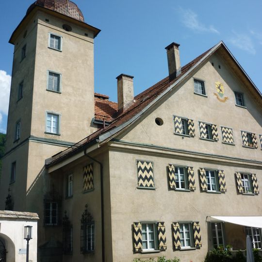 Haus Gronda mit Pavillon und Garten