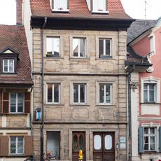 Wohn- und Geschäftshaus