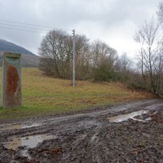 Kamenná plastika Anděl u cesty z Černčic do Bílky