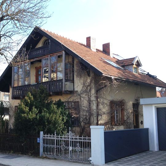 Fritz-Reuter-Straße 2a