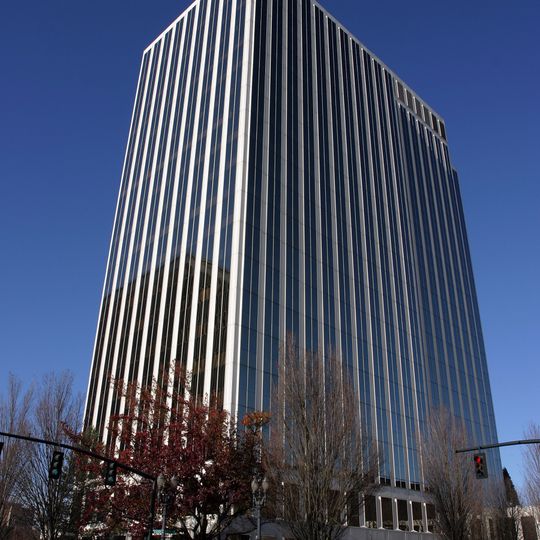Lloyd Center Tower