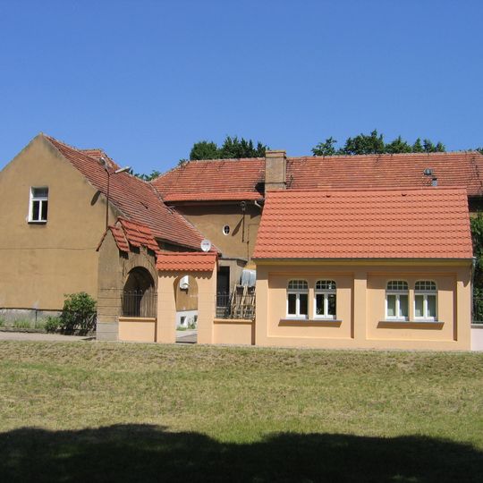 Ogrodzenie z bramą i bramkami