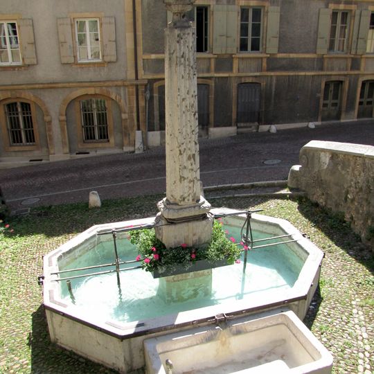 Fontaine de la rue du Château