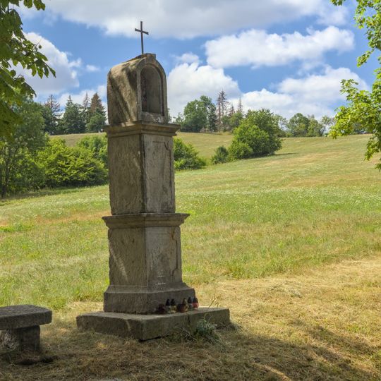 Boží muka Čtrnácti svatých Pomocníků u silnice jižně od Pelíkovic