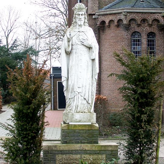 Statue of Sacred Heart of Jesus Christ