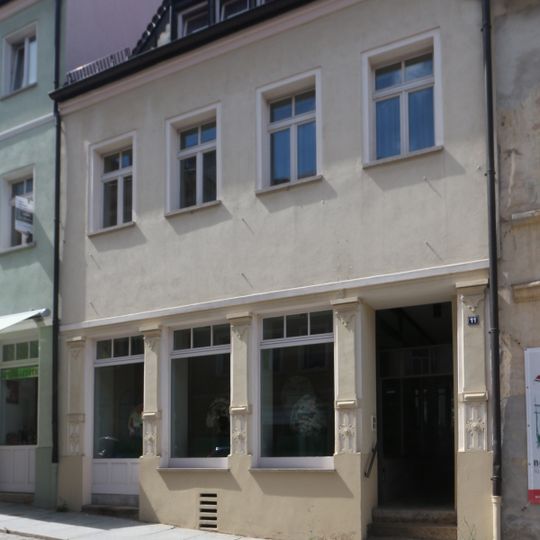 Wohnhaus mit Ladeneinbau in geschlossener Bebauung Bautzner Straße 11