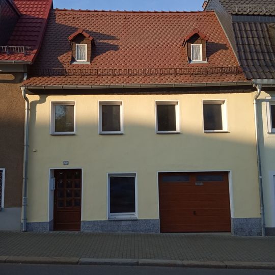 Wohnhaus mit Nebengebäude Freiberger Straße 42