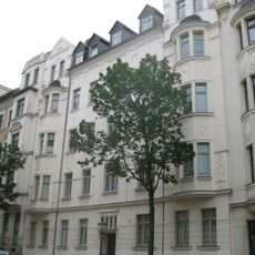 Mietshaus in geschlossener Bebauung Glockenstraße 8