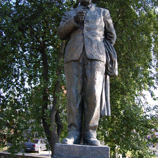 Socha Petra Bezruče v Kostelci na Hané v Tyršově ulici
