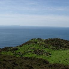 Rubh' a' Mharaiche, dun 450m E of