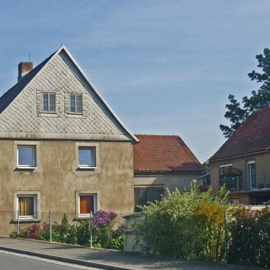Westliches Wohnstallhaus eines Bauernhofes Straße der Einheit 59