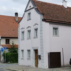Weißenburger Straße 8