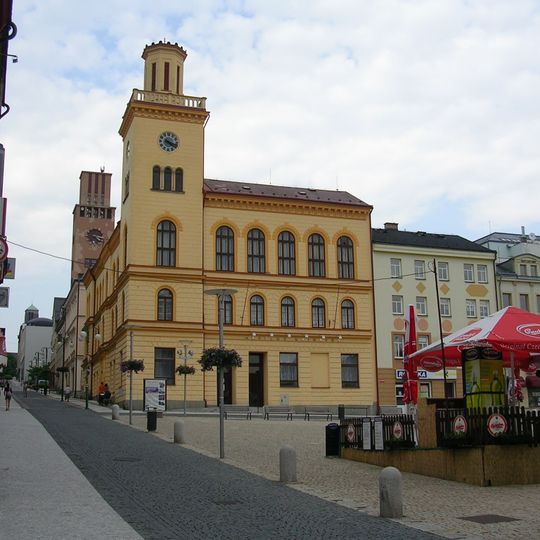 ヤブロネツ・ナド・ニソウ