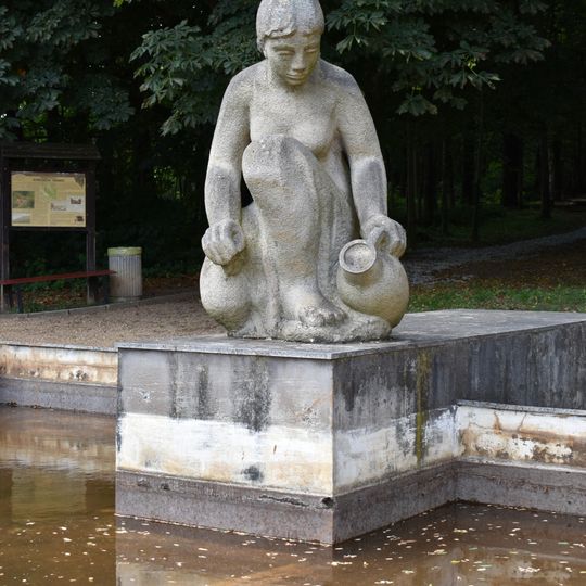 Socha u Kopeckého pramenu u nemocnice Privamed v Plzni