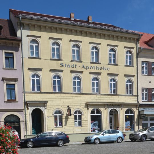 Stadtapotheke; Wohn- und Geschäftshaus in geschlossener Bebauung Markt 15