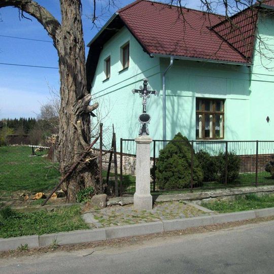 Kříž v Žichovicích u cesty na nádraží