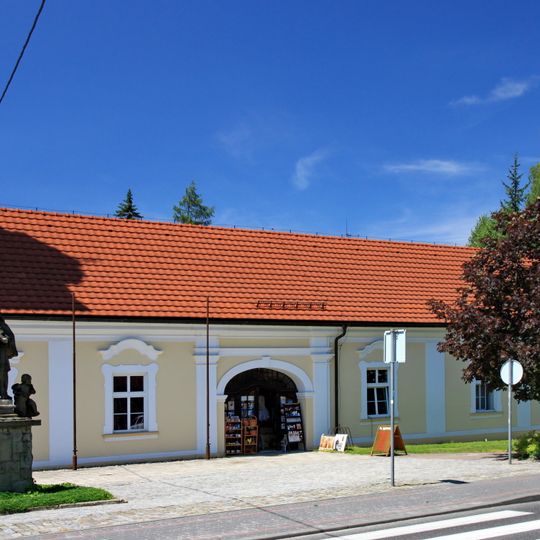 Dawny sierociniec, ob. dom parafialny w Ustroniu