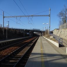 Most silnice II/605 přes železniční trať v Kařezu