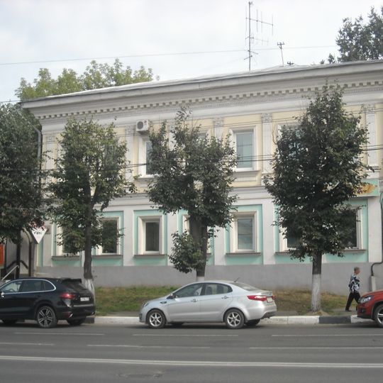 Двухэтажный жилой дом