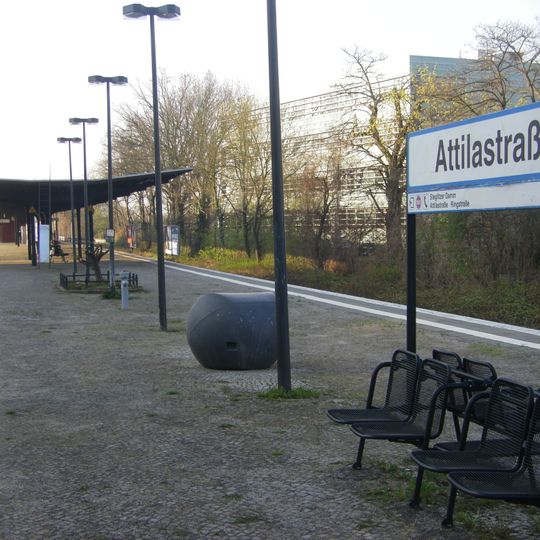 Attilastraße station