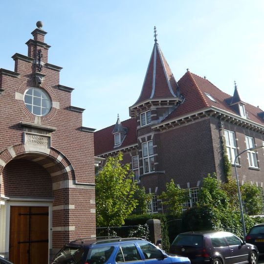 Gatekeepers cottage for Coen Cuserhof