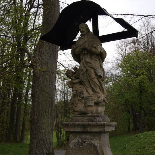 Socha svatého Jana Nepomuckého u sýpky v Klenové