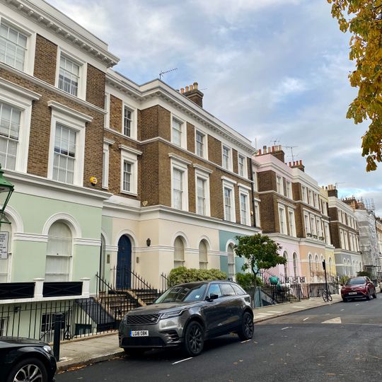 14-24, St James's Gardens W11