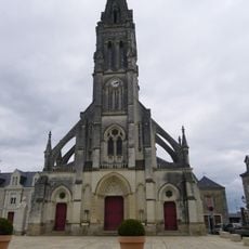 Église Saint-Pierre de Bécon-les-Granits