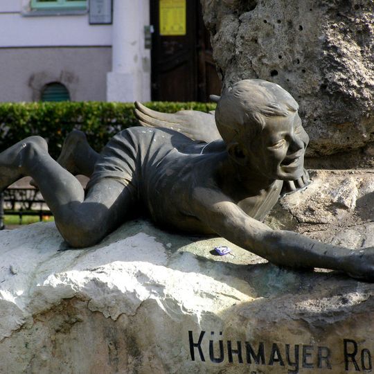 Kačacia fontána, socha