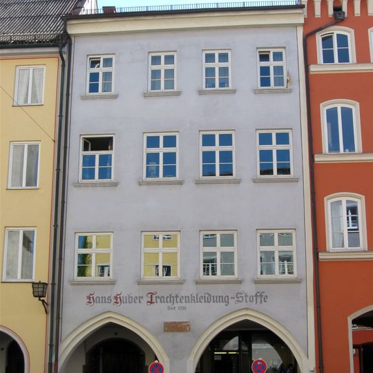 Wohn- und Geschäftshaus