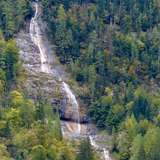 Königsbach-Schlucht mit Wasserfall