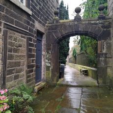 Gateway to churchyard attached to Number 41