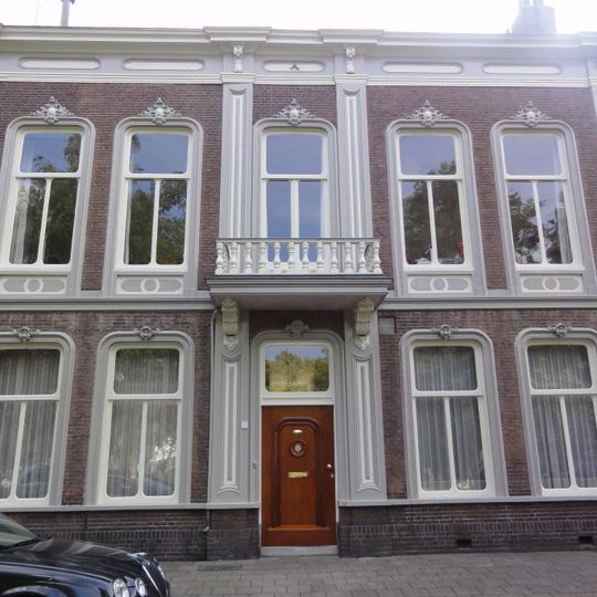 Sint Walburg 7, Tiel