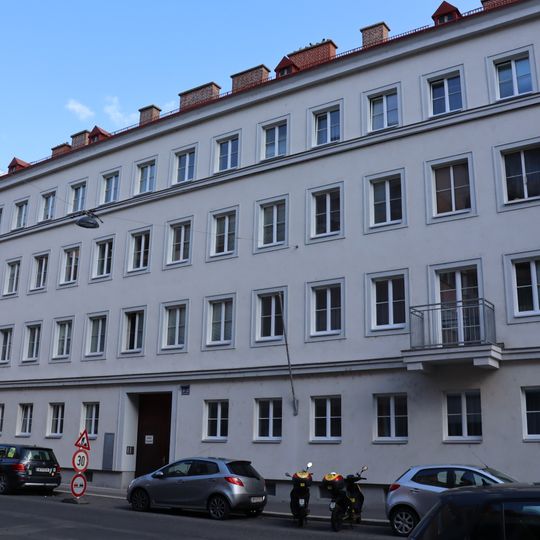 Wohnhausanlage Frömmlgasse 30–32