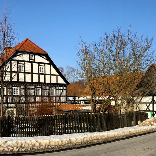 Niederschlesisch-Oberlausitzer Bauernhausmuseum; Bauernhausmuseum mit Fachwerkgebäuden aus verschiedenen Epochen, Anlage als Vierseithof Kirchstraße 2