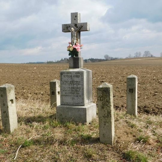 Kříž u silnice jižně od Černova