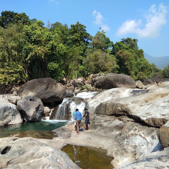 Aripara Falls