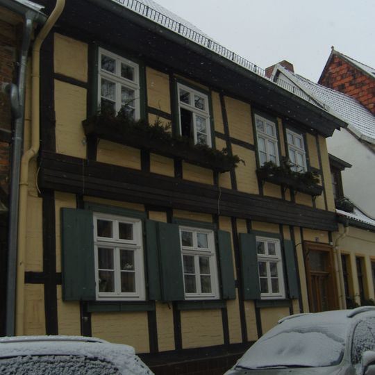 Schulstraße 7
