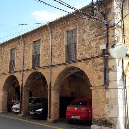 Porxada del carrer Canal