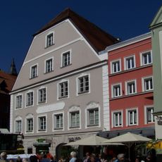 Ludwigsplatz 1; Simon-Höller-Straße 2 (Straubing)
