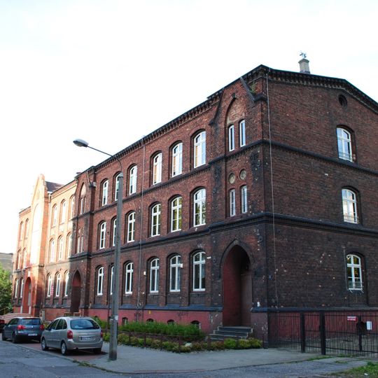 School at 2 Stanisława Staszica Street in Katowice